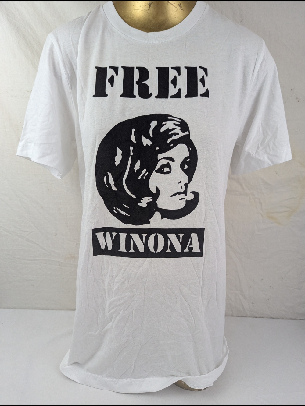 Free Winona NWOT White Tshirt With Graphic Of Winona Y2K Medium Unisex